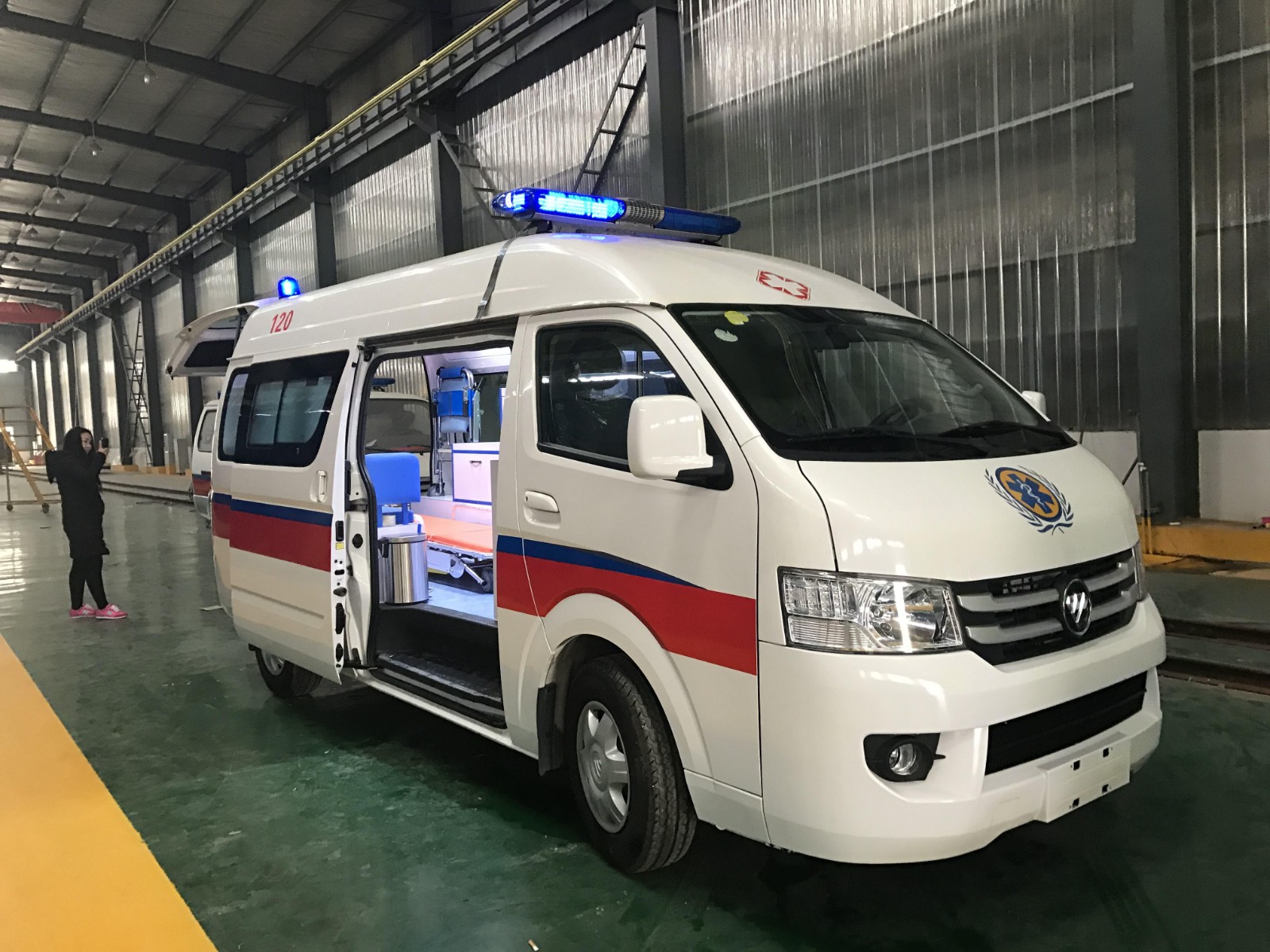 静安区救护车转院